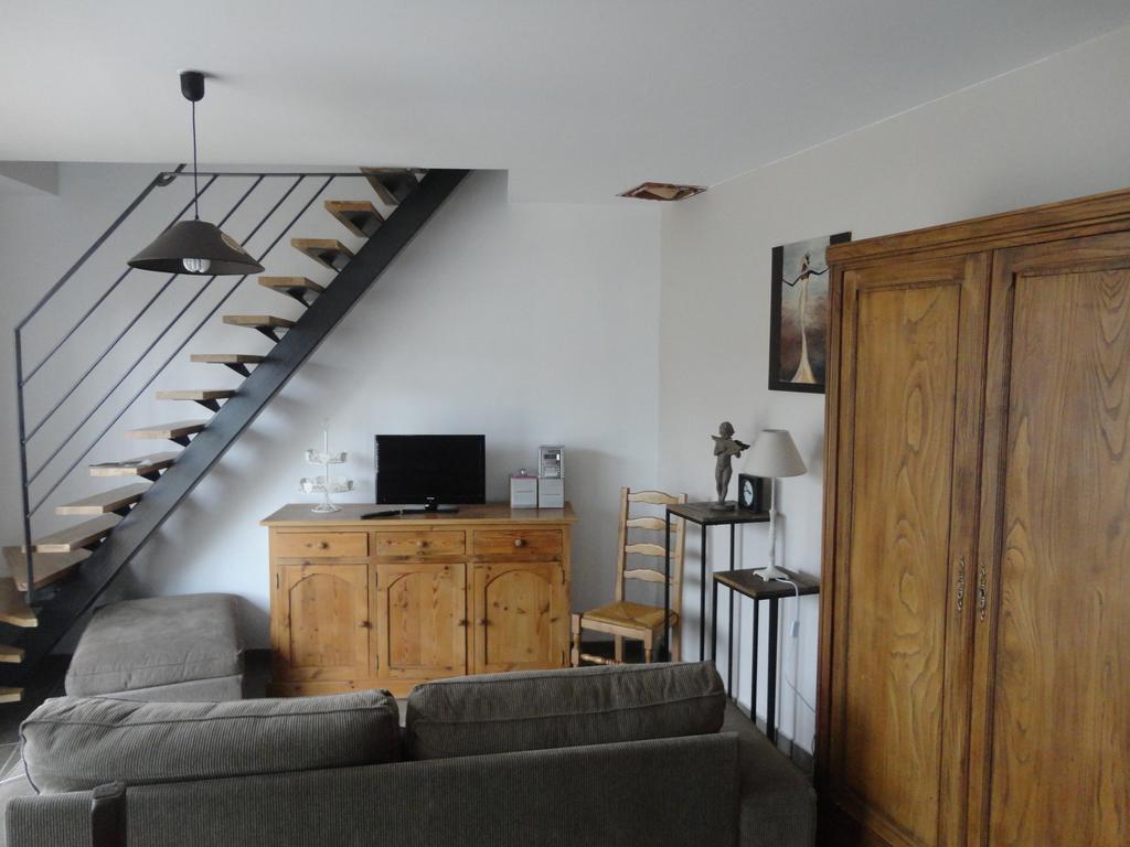 Whitley Cottage Condette Bagian luar foto