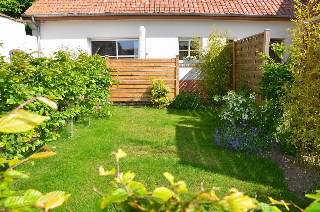 Whitley Cottage Condette Bagian luar foto